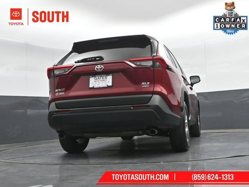 Used 2025 Toyota RAV4 XLE AWD/4WD image 34