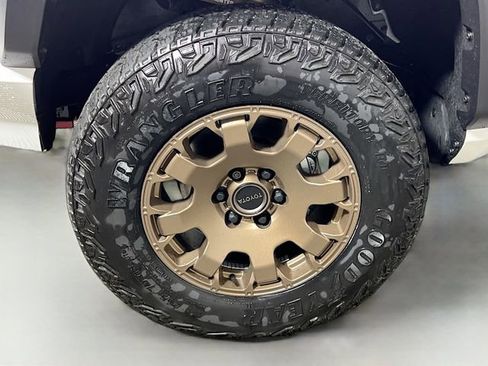 New 2025 Toyota Tacoma 4x4 Double Cab Hybrid image 10