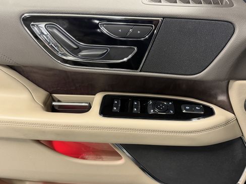Used 2024 Lincoln Navigator Premiere image 22