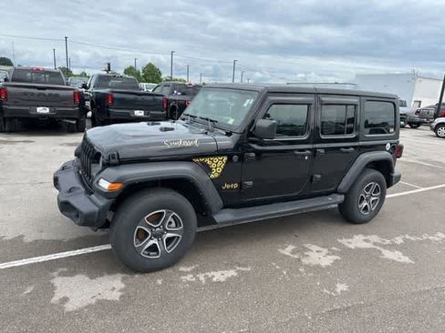 Used 2022 Jeep Wrangler Unlimited Sport AWD/4WD image 9