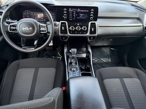 Used 2022 Kia Sorento LX FWD image 27