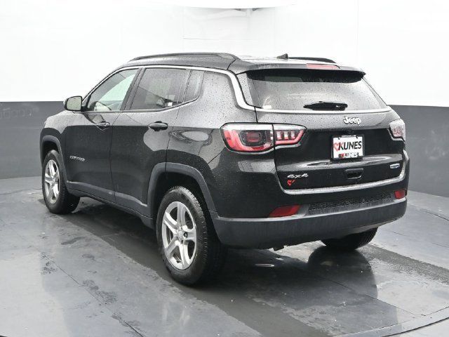 Used 2024 Jeep Compass Latitude w/ Altitude Special Edition AWD/4WD image 11