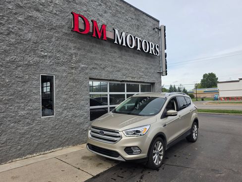 Used 2018 Ford Escape Titanium AWD/4WD image 22