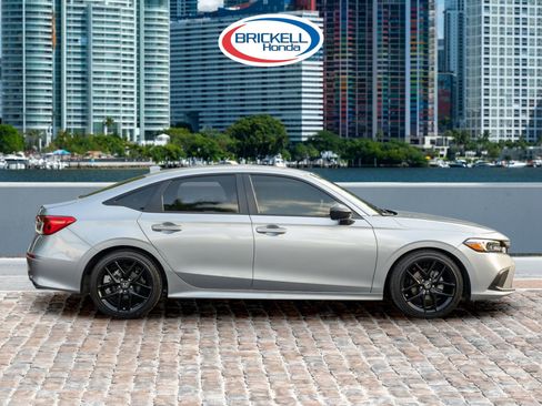 Used 2024 Honda Civic Sport image 4