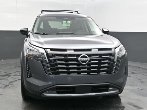 New 2026 Nissan Pathfinder SL w/ SL Premium Package FWD image 2