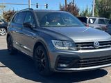 Certified 2021 Volkswagen Tiguan SE R-Line image 3