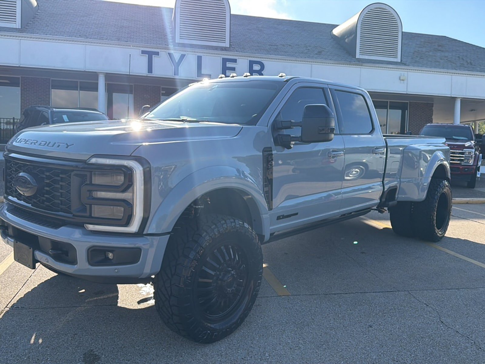 New 2026 Ford F450 Platinum w/ FX4 Off-Road Package AWD/4WD image 36