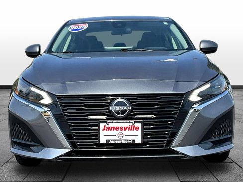 Certified 2023 Nissan Altima 2.5 SV w/ SV Premium Package AWD/4WD image 2