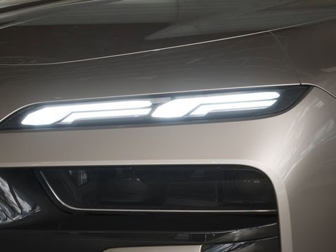 New 2026 BMW 750e xDrive w/ Executive Package image 33