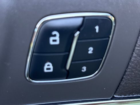 Used 2016 Lincoln MKS w/ Equipment Group 101A image 44