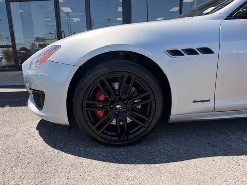 Used 2018 Maserati Quattroporte S GranSport Q4 AWD/4WD image 9