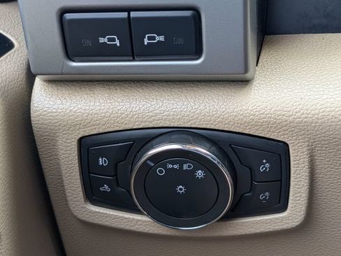 Used 2020 Ford F350 Lariat w/ Lariat Value Package AWD/4WD image 27