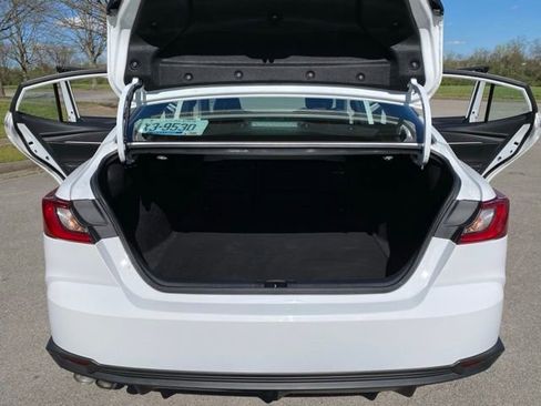 Used 2025 Toyota Camry SE image 41