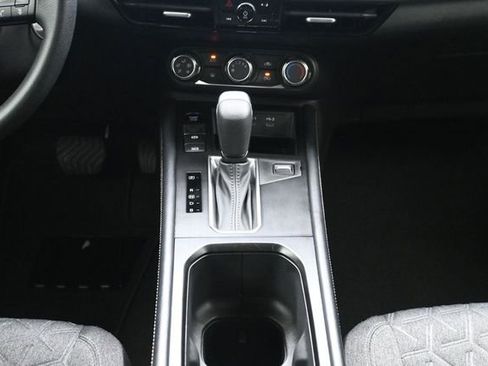 Used 2025 Nissan Kicks SV AWD/4WD image 22