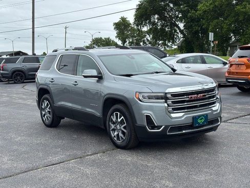 Certified 2023 GMC Acadia SLT w/ Technology Package AWD/4WD image 7