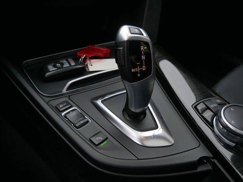 Used 2016 BMW 320i xDrive Sedan image 21