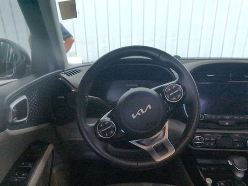 Used 2024 Kia Soul EX image 25