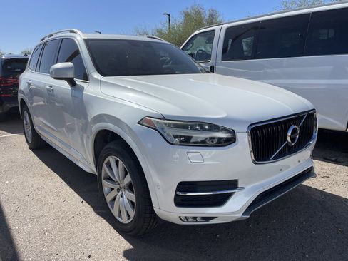 Used 2016 Volvo XC90 T6 Momentum w/ Momentum Plus Package AWD/4WD image 3