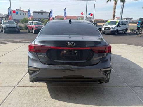 Used 2020 Kia Forte LXS FWD image 4