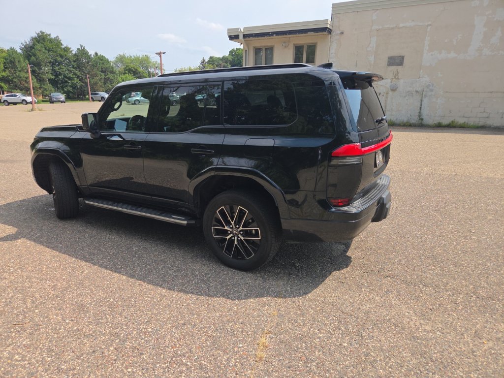 Used 2024 Lexus GX 550 w/ Accessory Package (2T) AWD/4WD image 9