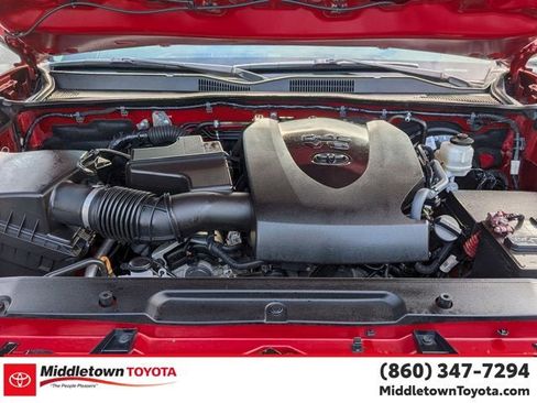 Certified 2022 Toyota Tacoma SR5 AWD/4WD image 37
