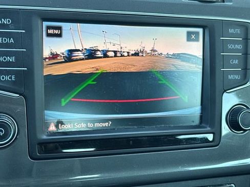 Used 2016 Volkswagen e-Golf SE w/ DC Fast Charging Package image 22