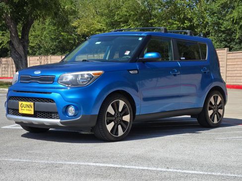 Used 2018 Kia Soul + FWD image 7