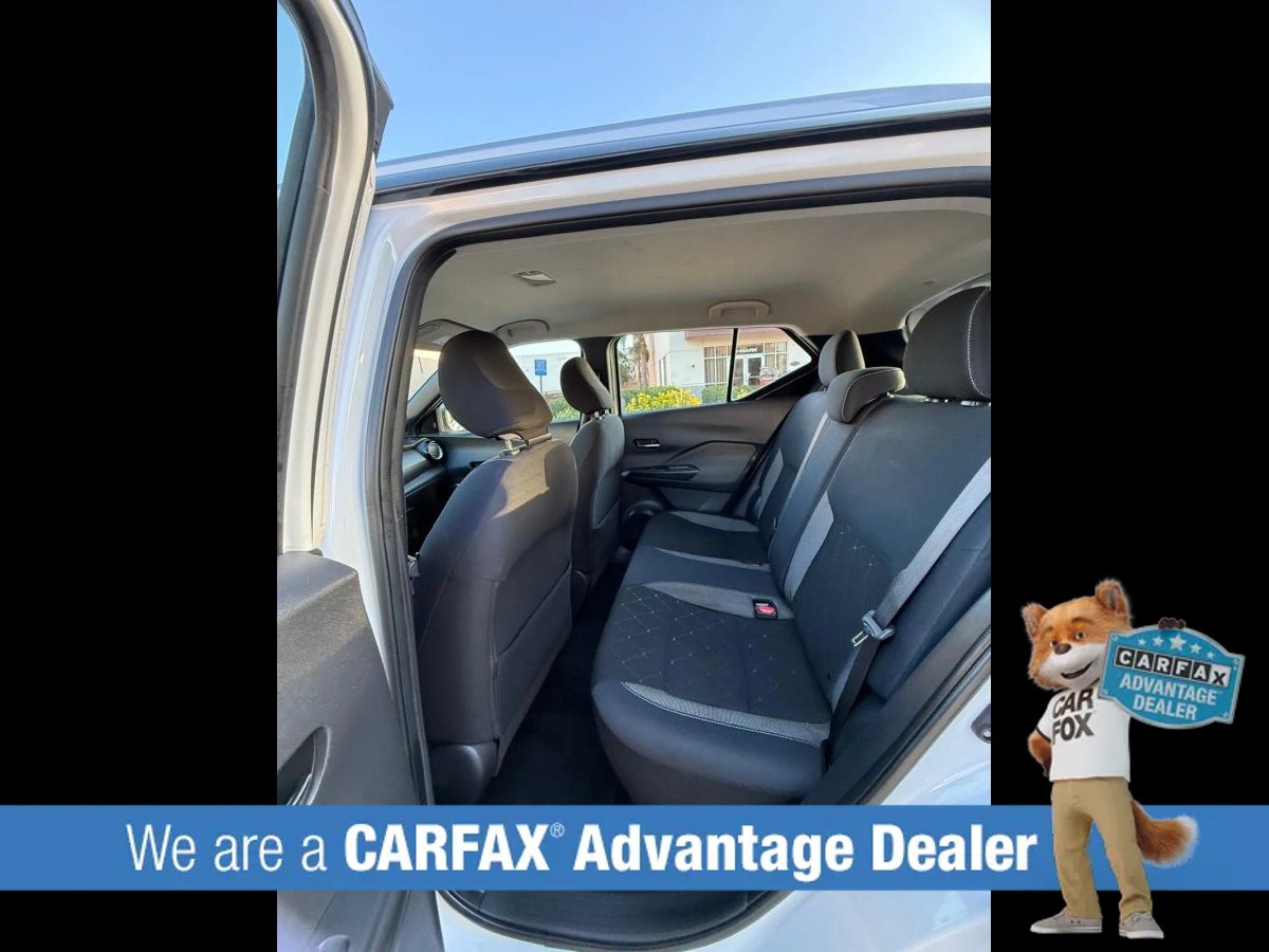Used 2018 Nissan Kicks SV FWD image 32