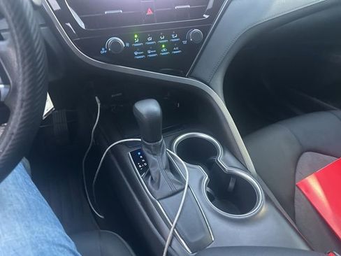 Used 2021 Toyota Camry LE image 26