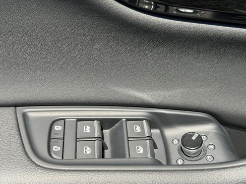 Used 2019 Audi Q8 Premium Plus AWD/4WD image 23