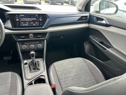 Used 2022 Volkswagen Taos SE FWD image 11