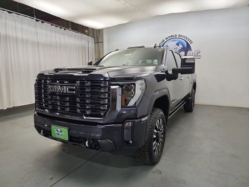 Used 2024 GMC Sierra 2500 Denali Ultimate w/ Snow Plow Prep/Camper Package image 14
