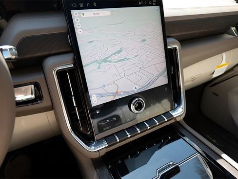 New 2026 GMC Yukon XL Denali w/ Denali Reserve Package image 15