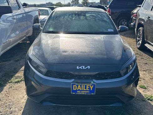 Used 2023 Kia Forte LXS w/ LXS Technology Package image 3