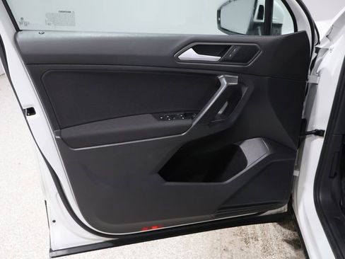 Used 2021 Volkswagen Tiguan S image 12