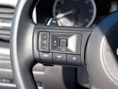 Used 2023 Nissan Rogue S image 13