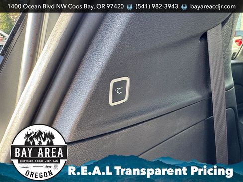 New 2026 Chrysler Pacifica Select w/ S Appearance Package FWD image 8