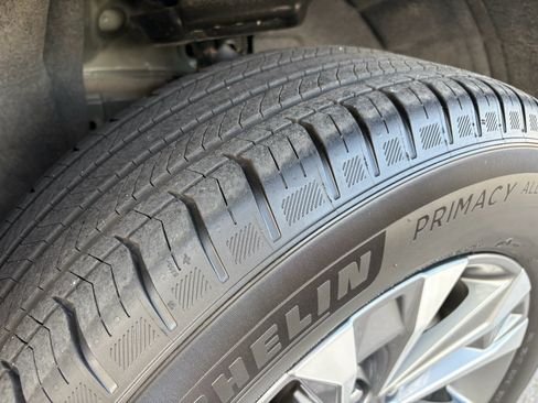 Used 2025 Chevrolet Equinox LT w/ Convenience Package II image 5