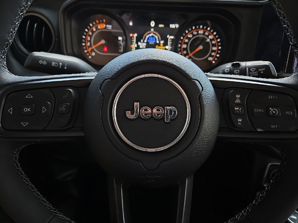 Used 2026 Jeep Wrangler Unlimited Rubicon AWD/4WD image 19