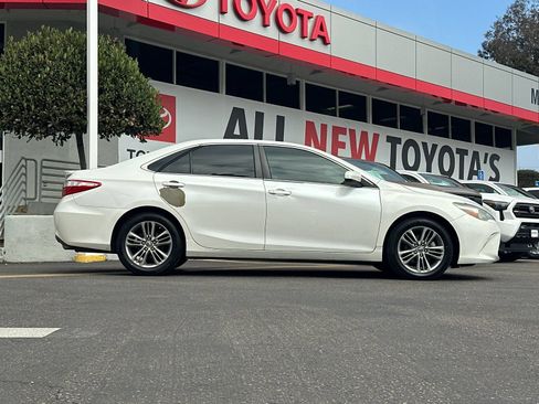 Used 2015 Toyota Camry SE FWD image 6