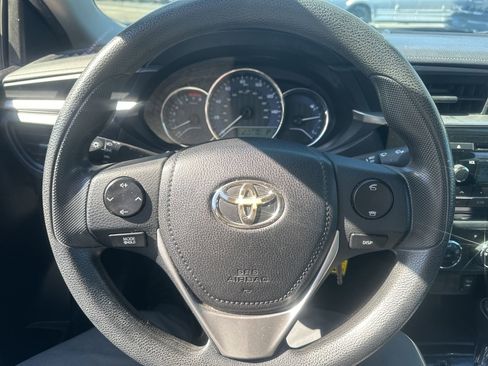 Used 2015 Toyota Corolla L image 25