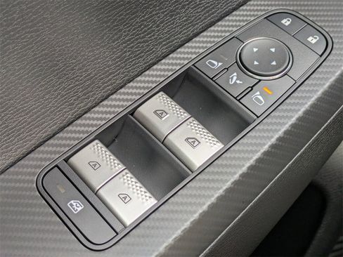 New 2026 Mitsubishi Outlander SE image 24