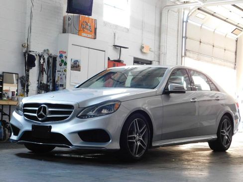 Used 2014 Mercedes-Benz E 350 4MATIC Sedan image 8