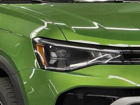 New 2025 Volkswagen Taos SE image 42