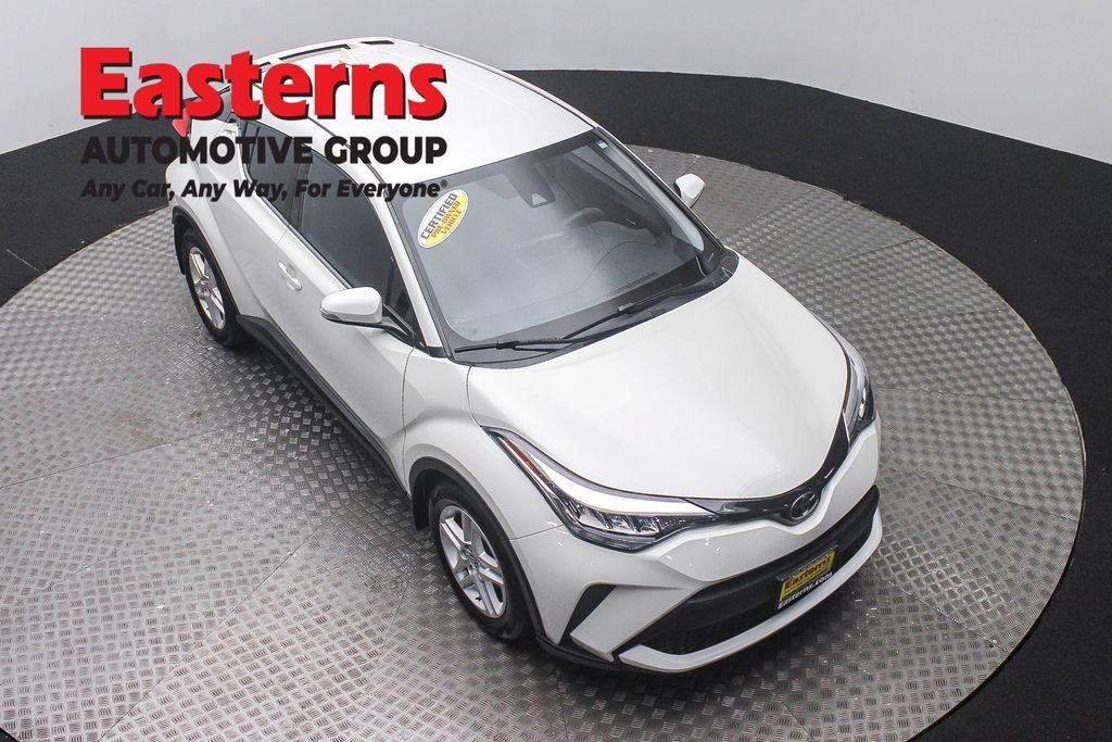 Used 2021 Toyota C-HR LE FWD image 3