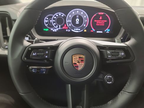 New 2026 Porsche Cayenne Coupe image 16