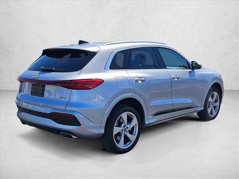 Certified 2025 Audi Q5 Premium w/ Premium Plus AWD/4WD image 5