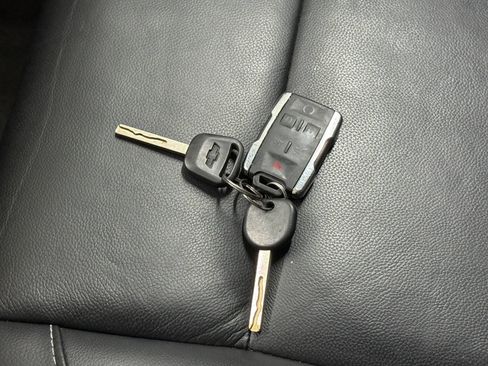 Used 2015 Chevrolet Suburban LT image 41