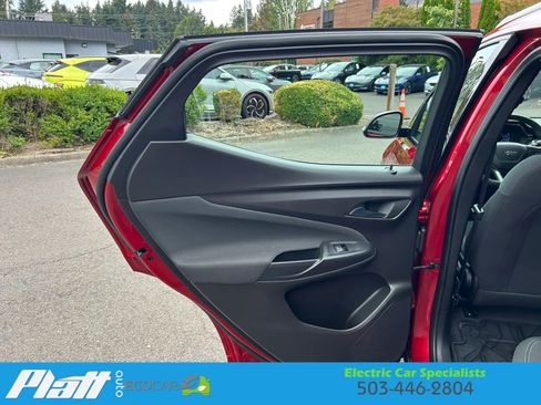 Used 2023 Chevrolet Bolt EUV LT w/ Driver Confidence Package FWD image 32