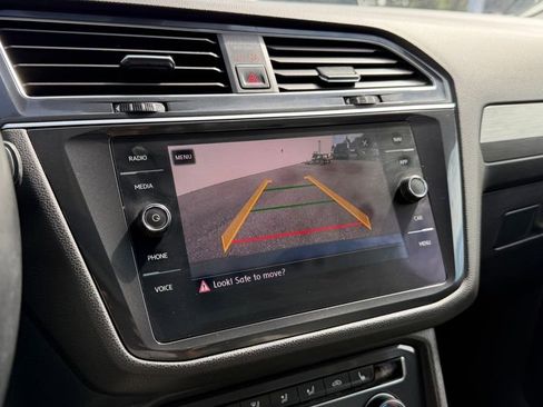 Used 2018 Volkswagen Tiguan SEL image 9